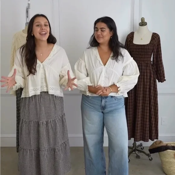 Neuflora Banff Blouse - Picture 2 of 5